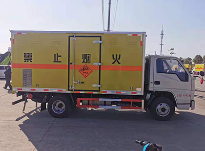 榆社爆破器材运输车工人安全操作规范与智能技术保障